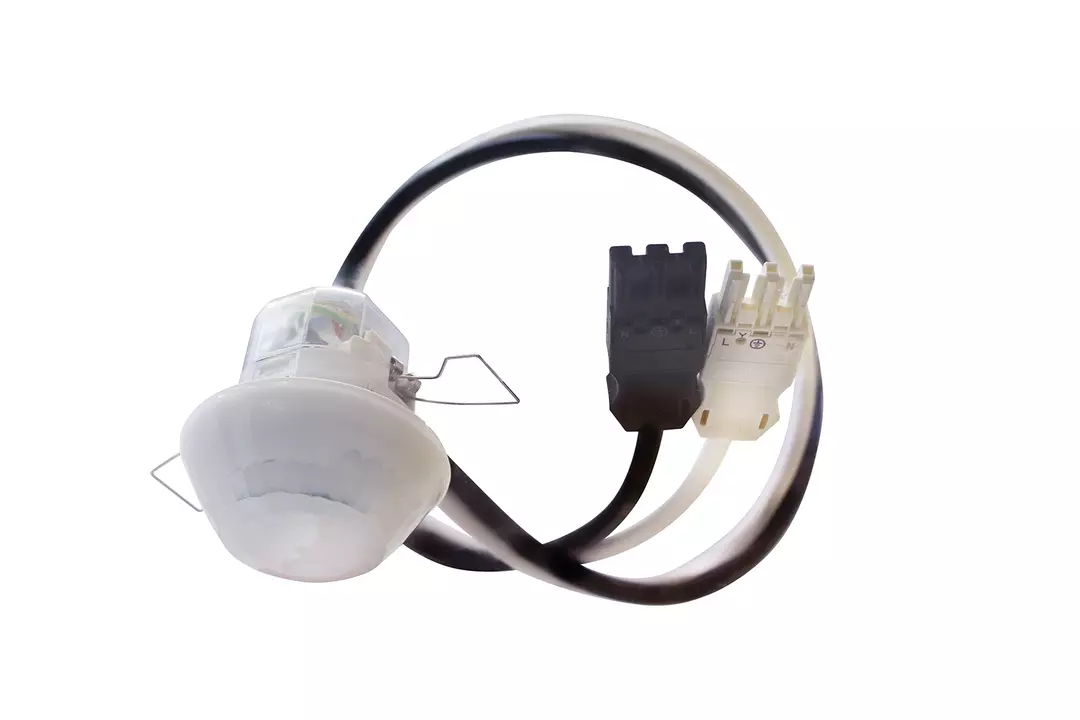 Corridor detector (PIR), with cable and WAGO WINSTA connectors, detection range 28 x 5 m, 1 x light