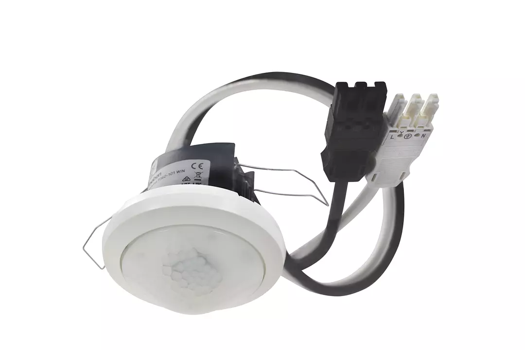 Corridor detector (PIR), with cable and WAGO WINSTA connectors, detection range 30 x 5 m, 1 x light
