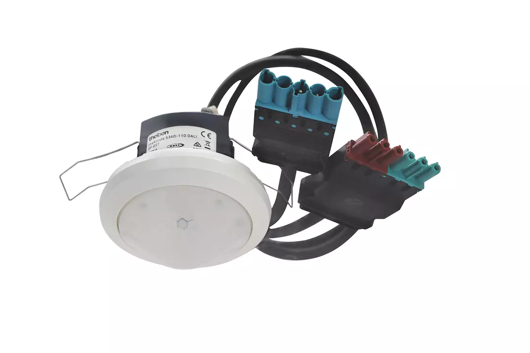 DALI presence detector (PIR), with cable and Wieland GST18 plugs, detection range 8 m, 1 x DALI broadcast, 1 push-button input, 1 secondary input